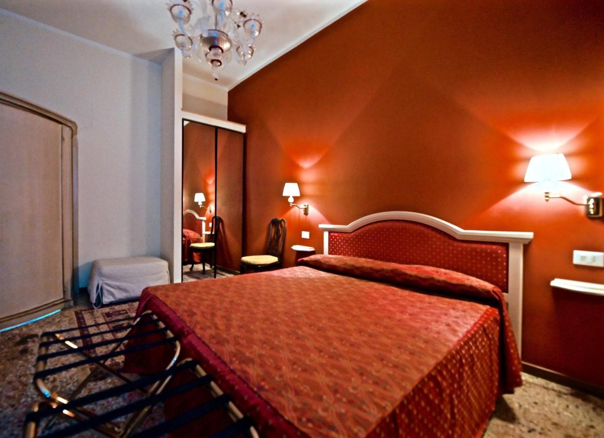 Chandeliers Apartment เวนิส ภายนอก รูปภาพ