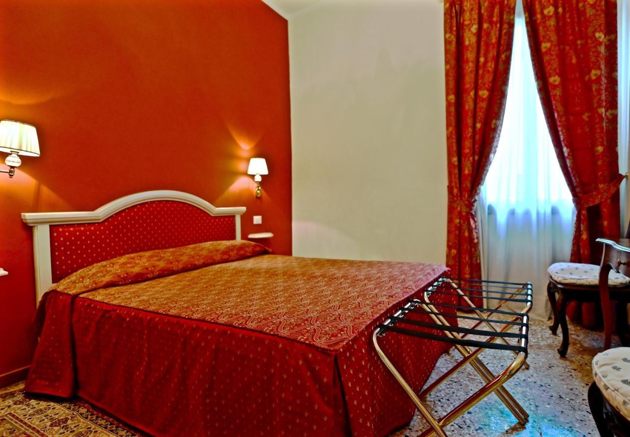 Chandeliers Apartment เวนิส ภายนอก รูปภาพ