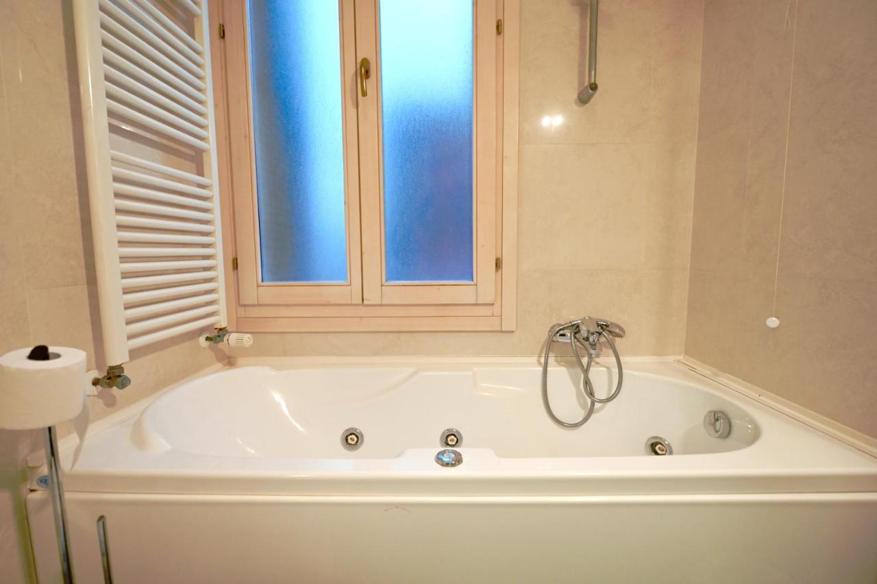 Chandeliers Apartment เวนิส ภายนอก รูปภาพ